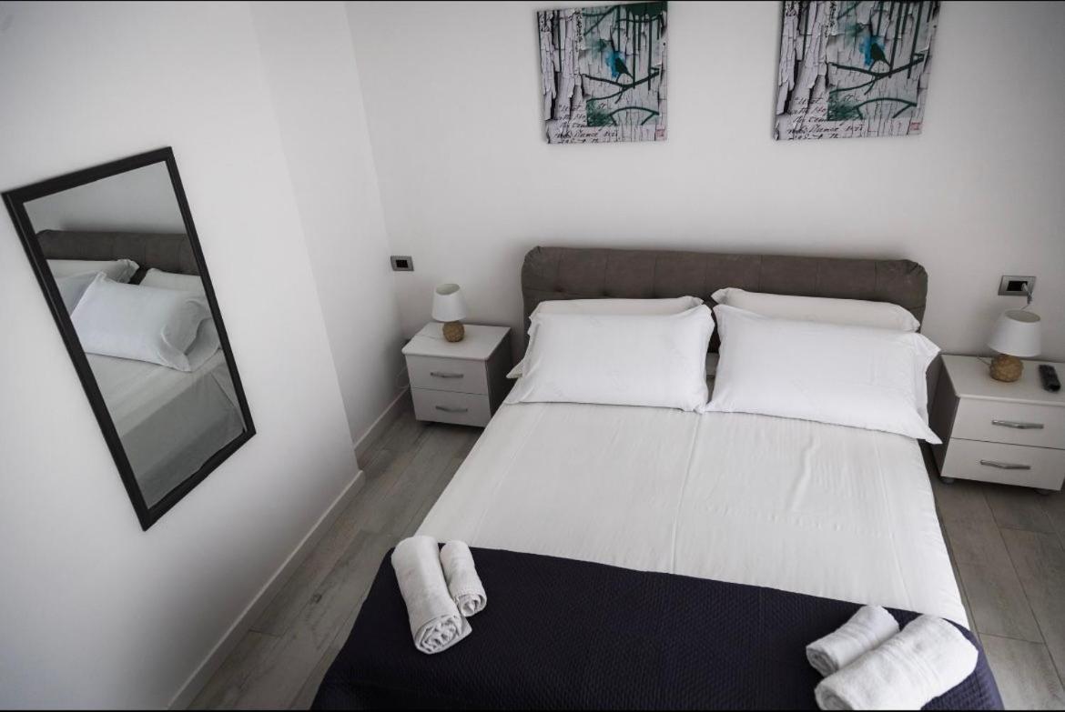 Legami House Hotel Napels Buitenkant foto